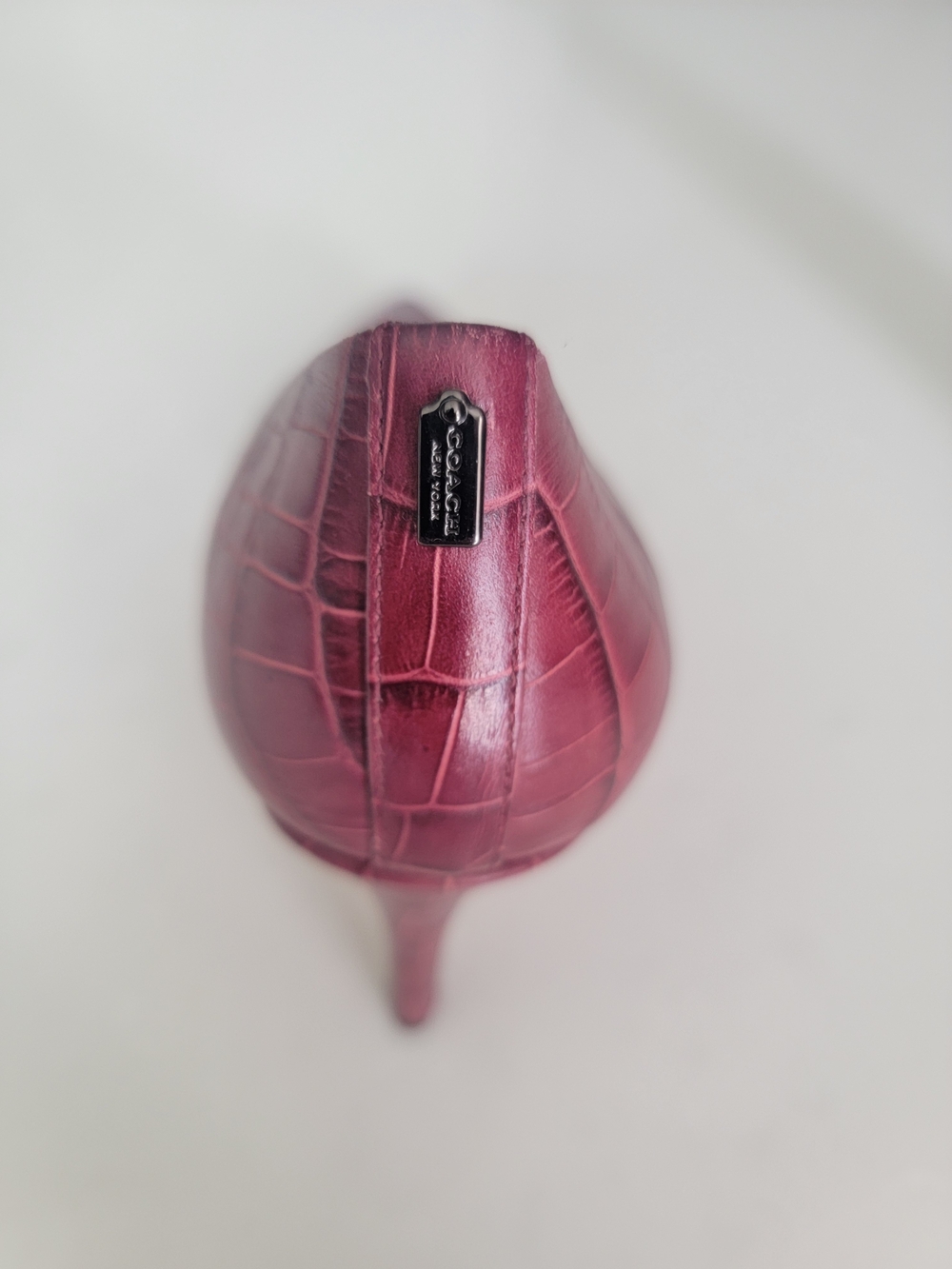COACH Women's Burgundy Croc-Embossed Leather Pointed Toe Pumps/Heels Size 8.5 - Picture 4 of 6